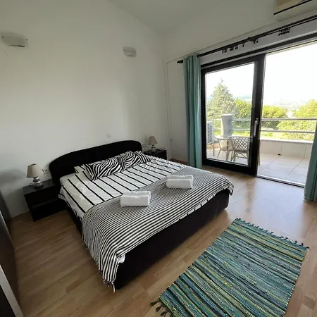 Tranquil Spacious With Private Pool Vilă *