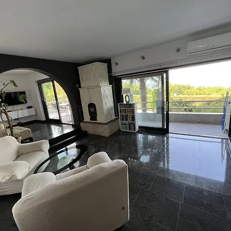 Vilă Tranquil Spacious With Private Pool Matulji