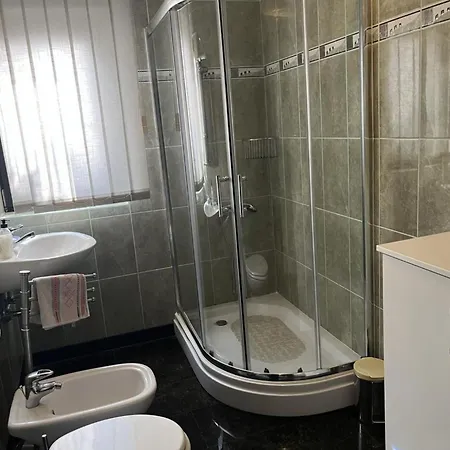 Vilă Tranquil Spacious With Private Pool