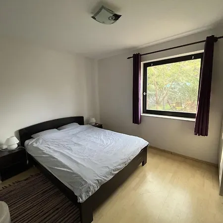 Vilă Tranquil Spacious With Private Pool *